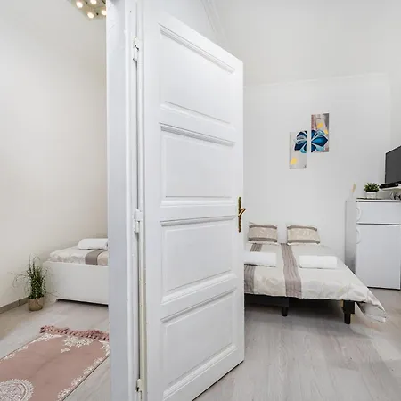 Real Kertesz Ii. Apartment